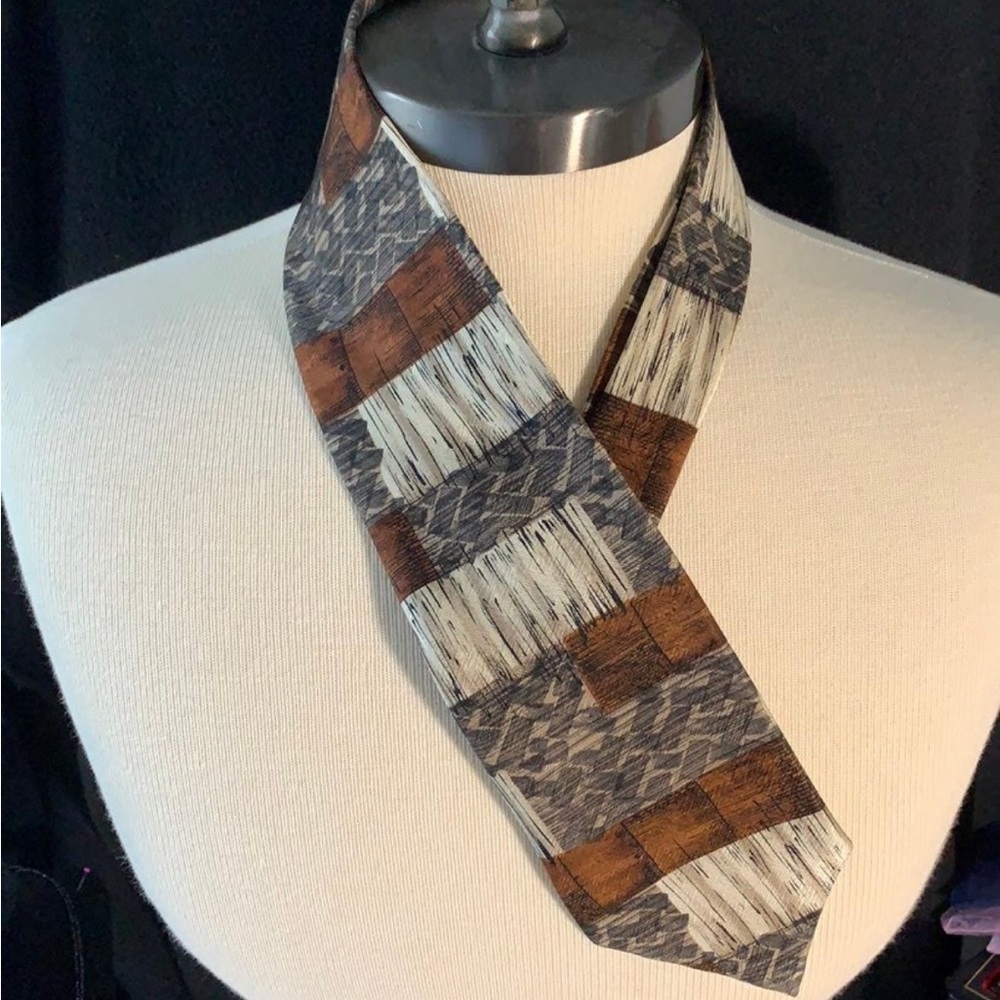 Vintage CC. Hughes brown graphic pattern 100% silk tie
